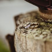 Casamentos Rústicos: A Beleza Encantadora dos Convites de Casamento no Estilo Country